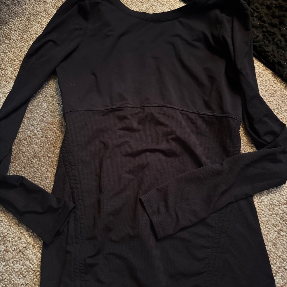 Fabletics lightweight long sleeve mesh top